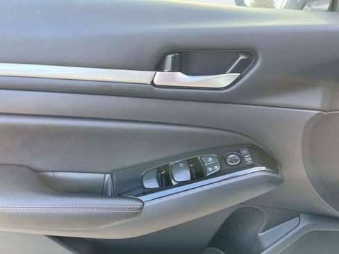 Used 2024 Nissan Altima 2.5 SR image 19