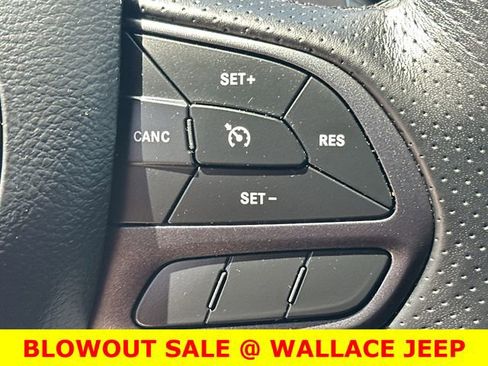 Used 2025 Dodge Durango GT RWD image 23