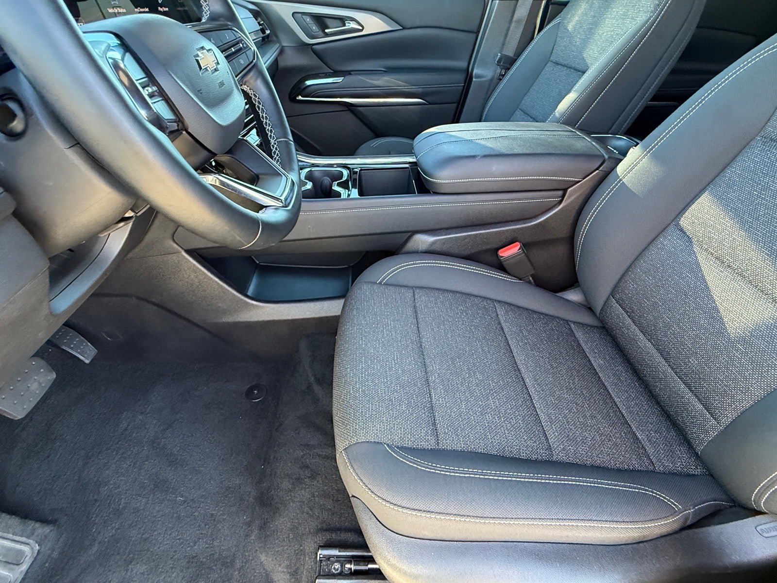 Used 2026 Chevrolet Traverse LT FWD image 12