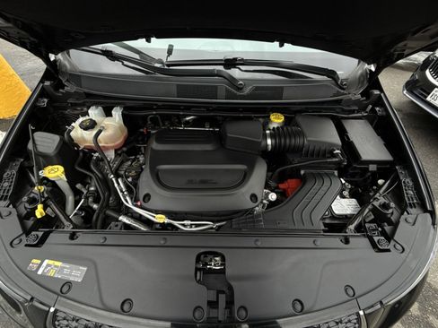 Used 2022 Chrysler Pacifica Limited image 29