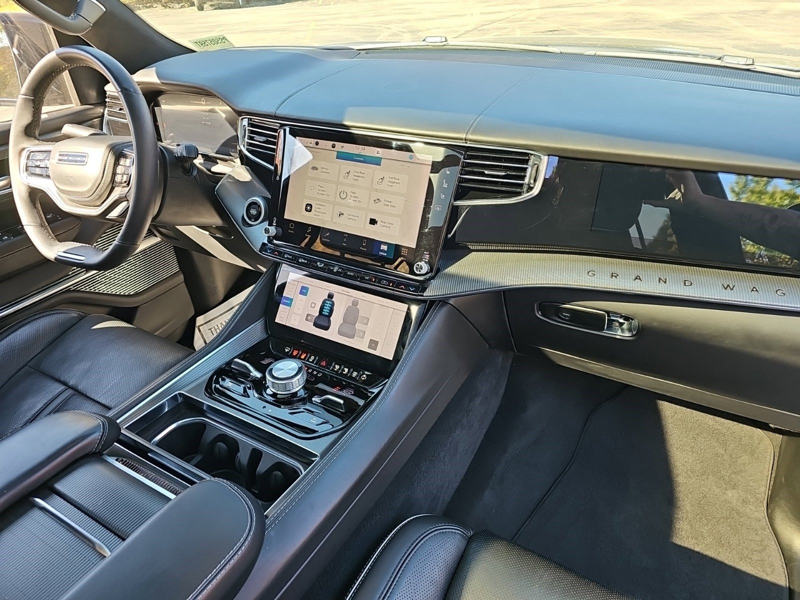 Used 2023 Jeep Grand Wagoneer Series II AWD/4WD image 13