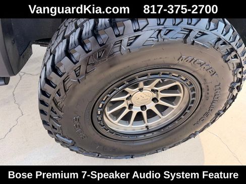 Used 2024 Chevrolet Colorado ZR2 w/ ZR2 Convenience Package III AWD/4WD image 9