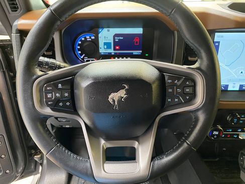 Used 2024 Ford Bronco Outer Banks AWD/4WD image 32
