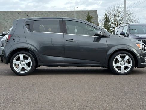 Used 2016 Chevrolet Sonic LT image 3