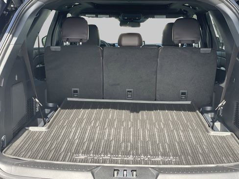 New 2026 Ford Explorer Platinum image 8