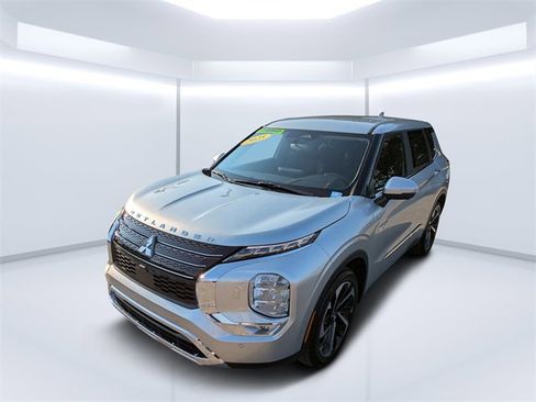 New 2025 Mitsubishi Outlander SE image 7