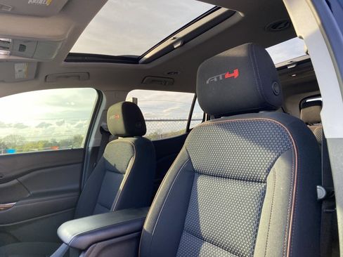 Used 2023 GMC Acadia AT4 image 12