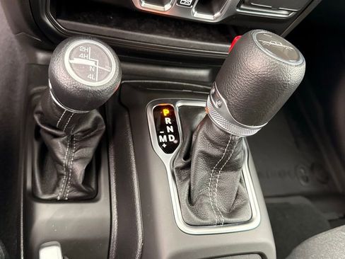 New 2026 Jeep Gladiator Sport AWD/4WD image 16