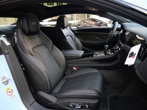 Used 2025 Bentley Continental GT AWD/4WD image 25
