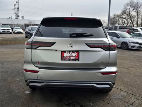 New 2026 Mitsubishi Outlander SE FWD image 11