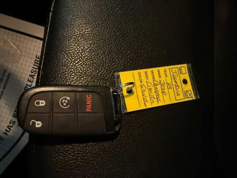 Certified 2023 Jeep Compass Limited image 37