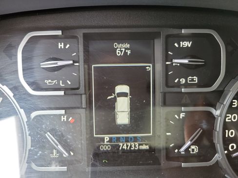 Used 2021 Toyota Tundra SR5 w/ SR5 Leather Package image 17