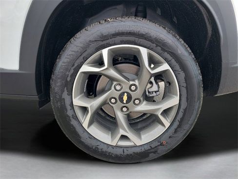 New 2026 Chevrolet Trax LT w/ Driver Confidence Package image 12