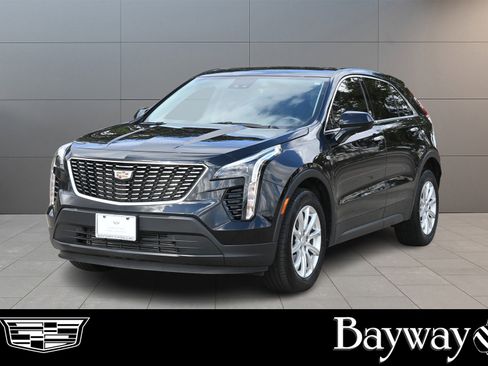 Certified 2023 Cadillac XT4 Luxury w/ Cold Weather Package image 1