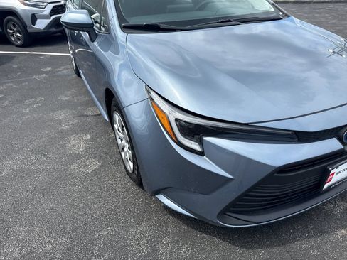 Used 2025 Toyota Corolla LE FWD image 28