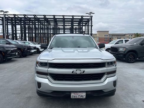 Used 2018 Chevrolet Silverado 1500 LT w/ All Star Edition RWD image 2