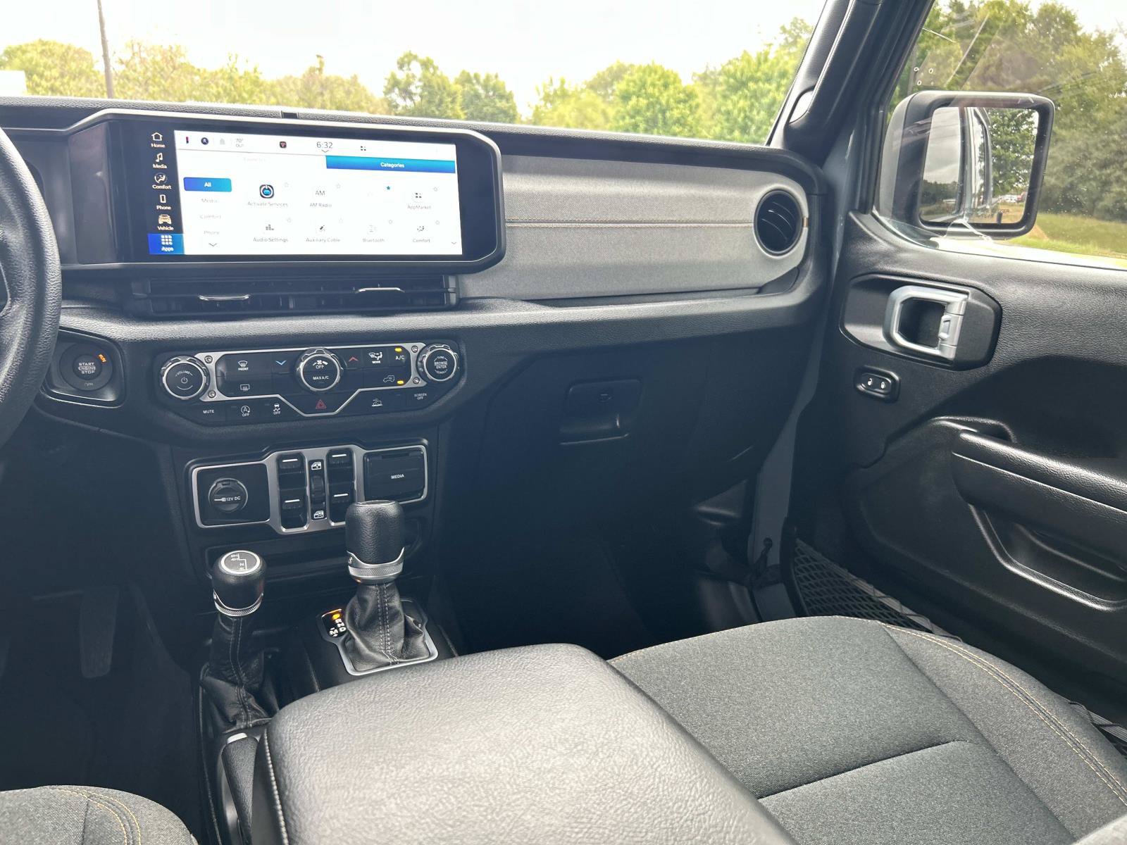 Used 2025 Jeep Gladiator Sport AWD/4WD image 20