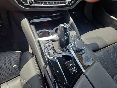 Used 2023 BMW 530i w/ Convenience Package RWD image 22