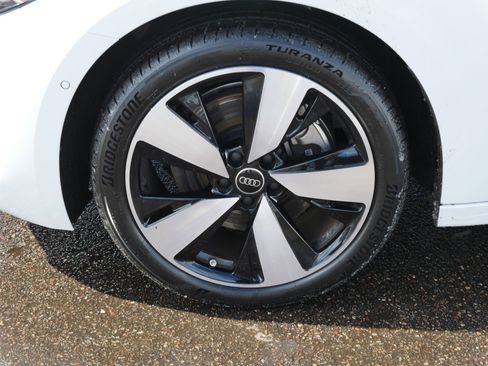 Used 2025 Audi A5 2.0T Prestige w/ 19" Wheel Package image 15