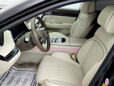 Used 2025 Genesis G90 3.5T AWD/4WD image 11