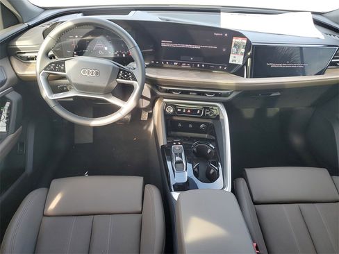 New 2025 Audi Q5 Prestige image 23