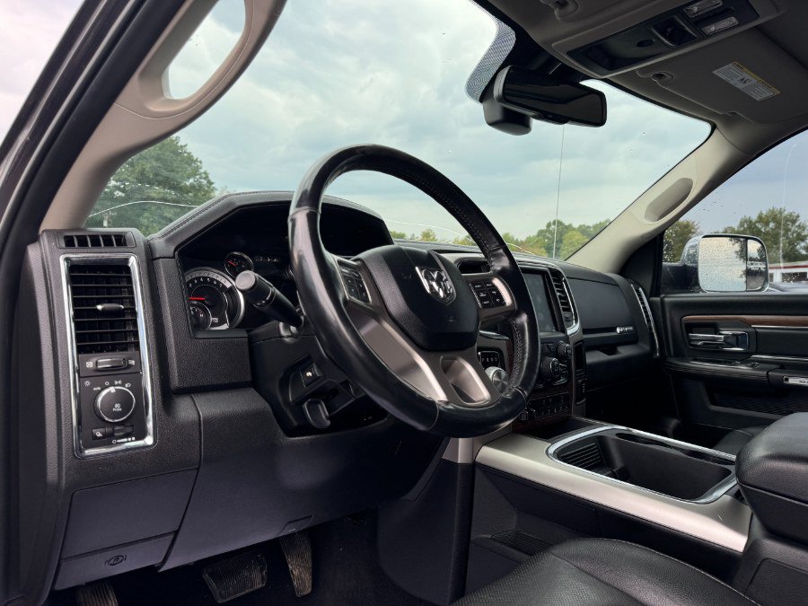 Used 2018 RAM 1500 Laramie AWD/4WD image 14