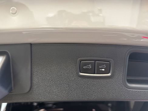Used 2023 Porsche Macan S AWD/4WD image 22