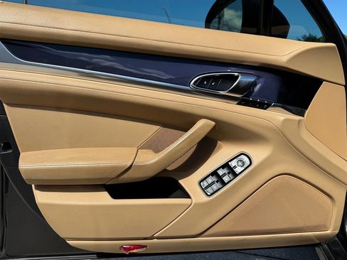 Used 2014 Porsche Panamera image 13