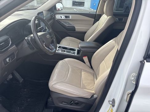 Used 2020 Ford Explorer Platinum w/ Premium Technology Package image 25