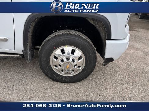 New 2026 Chevrolet Silverado 3500 High Country w/ Technology Package AWD/4WD image 10