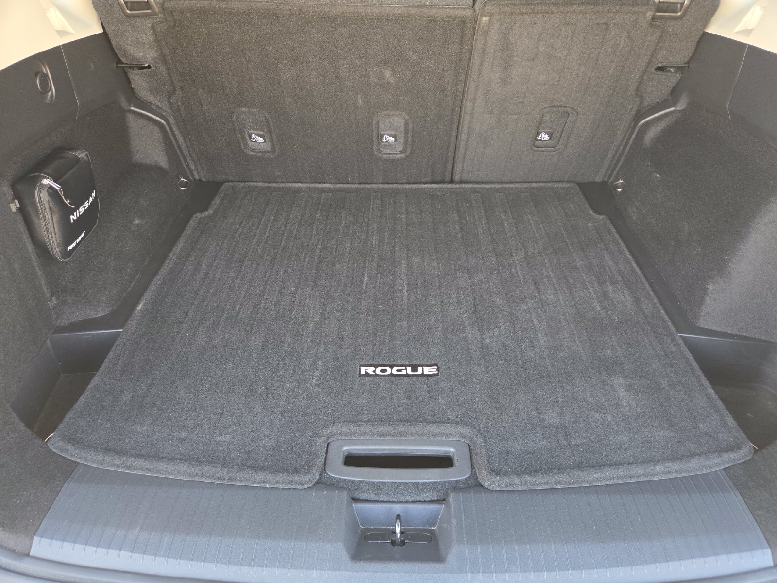 Used 2022 Nissan Rogue SV w/ SV Premium Package FWD image 27