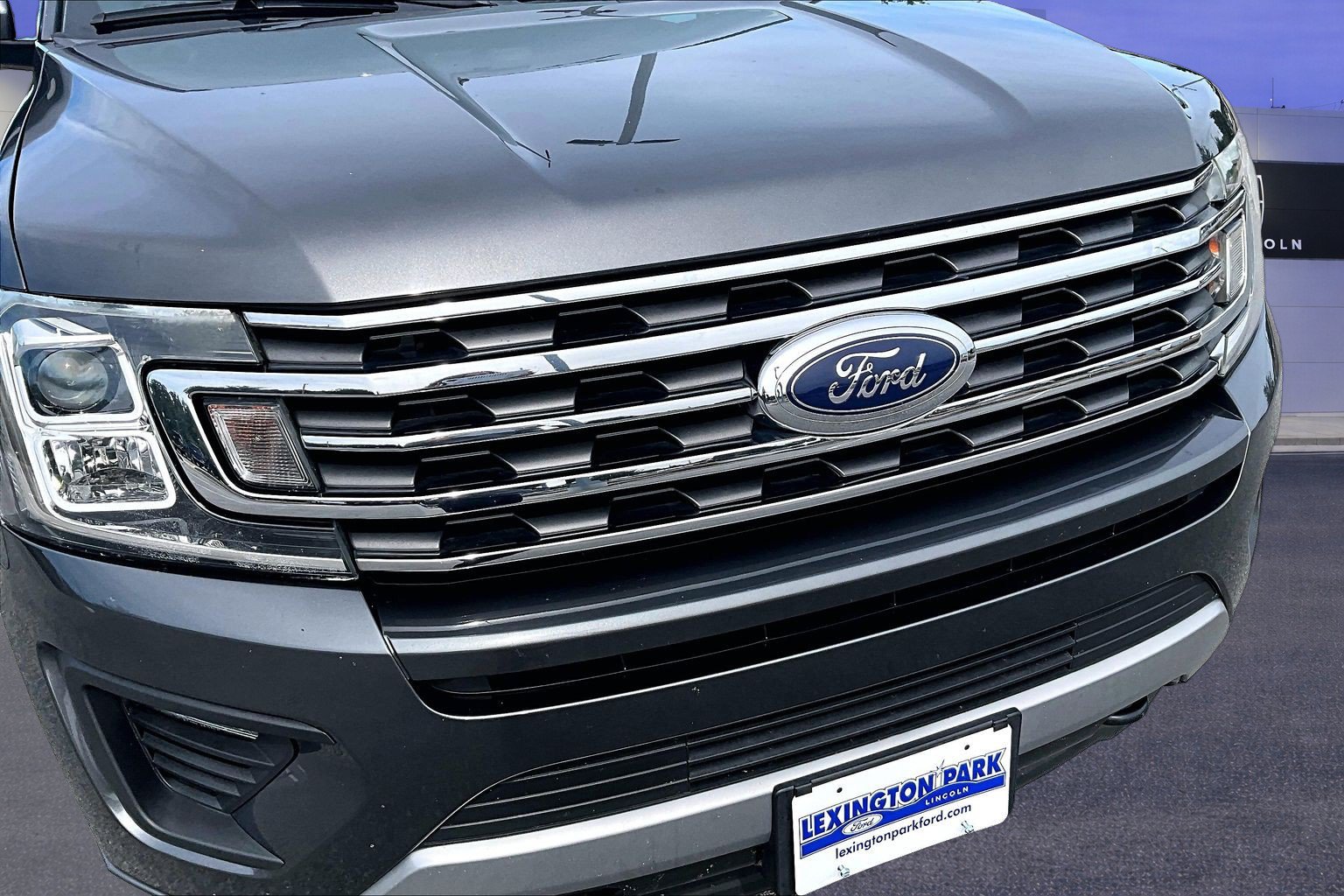 Used 2020 Ford Expedition XLT w/ Equipment Group 201A AWD/4WD image 34