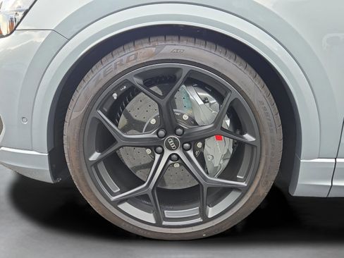 New 2025 Audi RS Q8 performance image 27