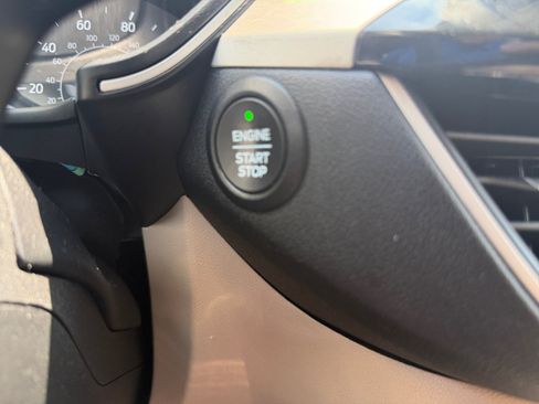 Used 2022 Ford Escape SE FWD image 21