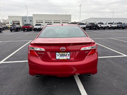 Used 2014 Toyota Camry SE image 7