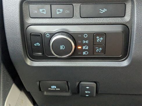 Used 2023 Ford F450 Lariat image 28