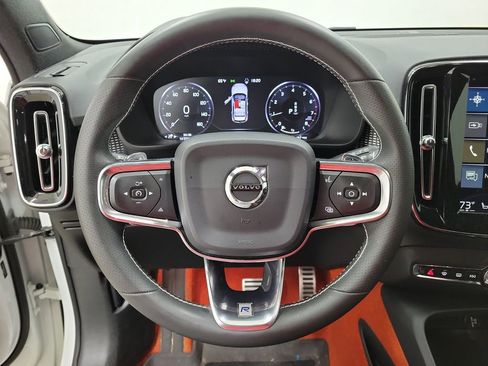 Used 2019 Volvo XC40 T5 R-Design image 23