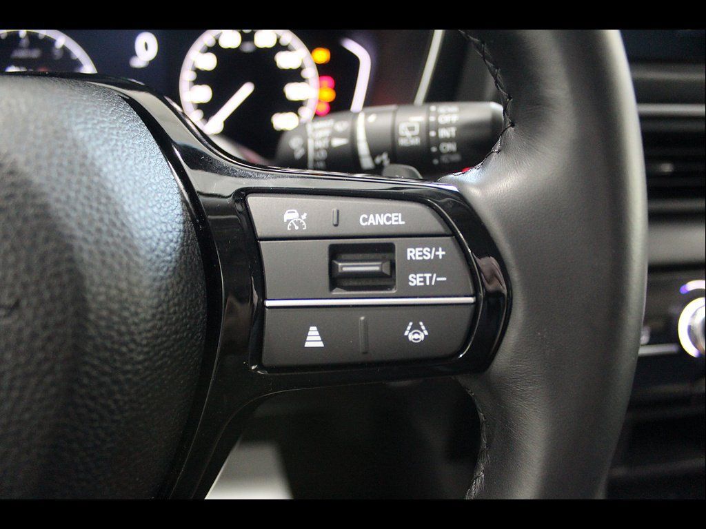Certified 2025 Honda Pilot Touring image 25