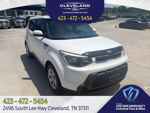 Used 2015 Kia Soul FWD image 1