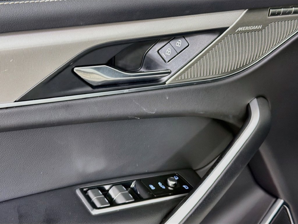 Used 2025 Jaguar F-PACE R-Dynamic S AWD/4WD image 18