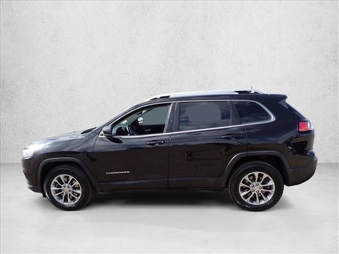 Used 2019 Jeep Cherokee Latitude Plus w/ Comfort/Convenience Group AWD/4WD image 2