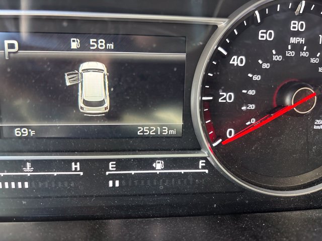 Used 2023 Kia Sorento LX FWD image 2