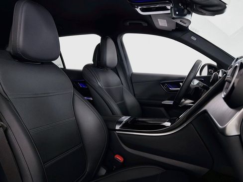 Certified 2026 Mercedes-Benz GLC 300 image 8