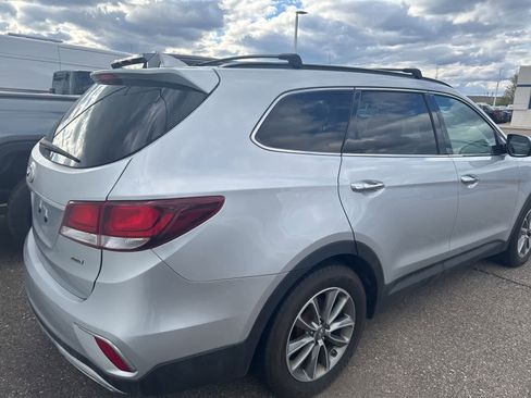 Used 2018 Hyundai Santa Fe SE w/ Cargo Package AWD/4WD image 10