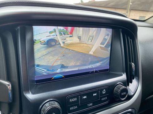 Used 2018 Chevrolet Colorado LT w/ LT Convenience Package AWD/4WD image 16