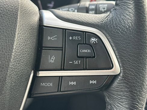 Used 2023 Toyota Sienna XLE image 39