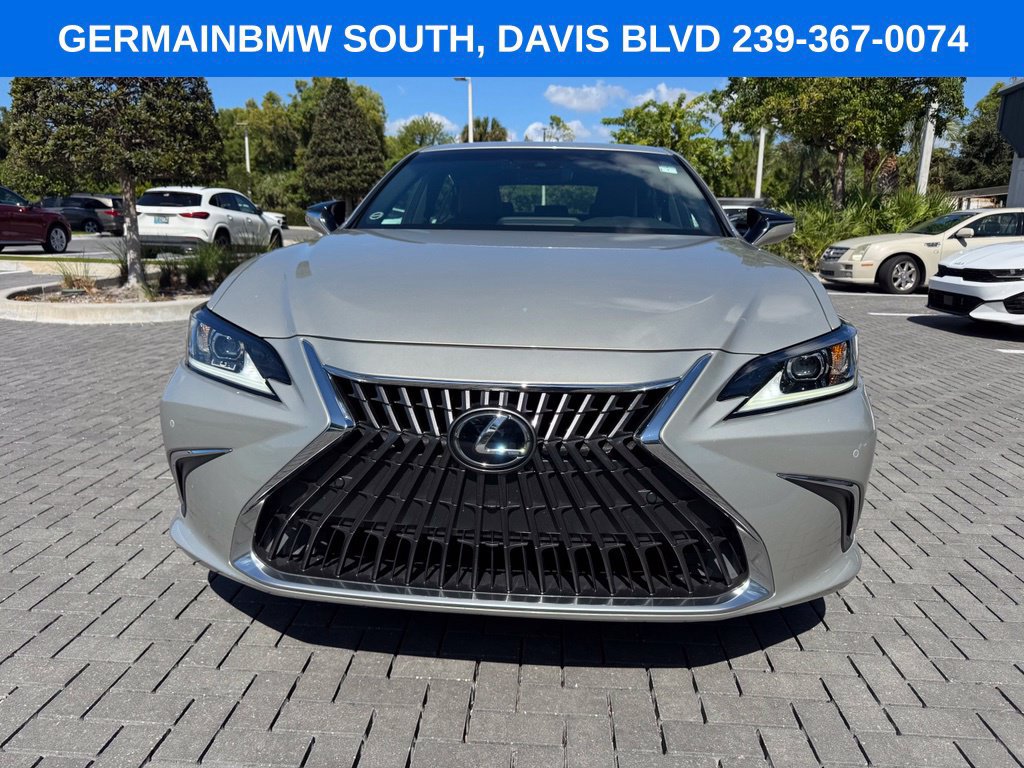 Used 2022 Lexus ES 350 w/ Premium Package FWD image 2