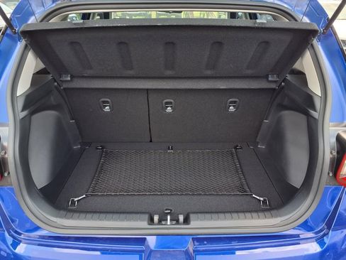 Used 2025 Hyundai Venue Limited FWD image 10