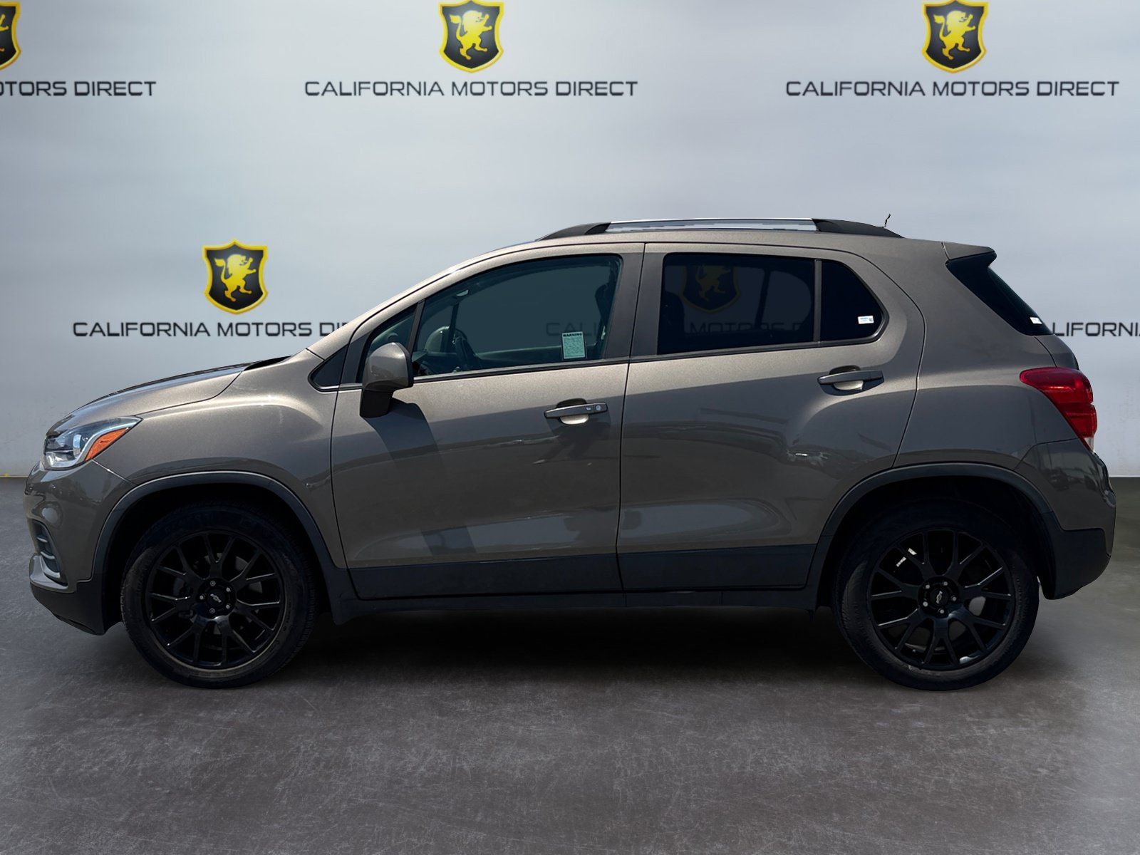 Used 2021 Chevrolet Trax LT w/ Sport Edition FWD image 2