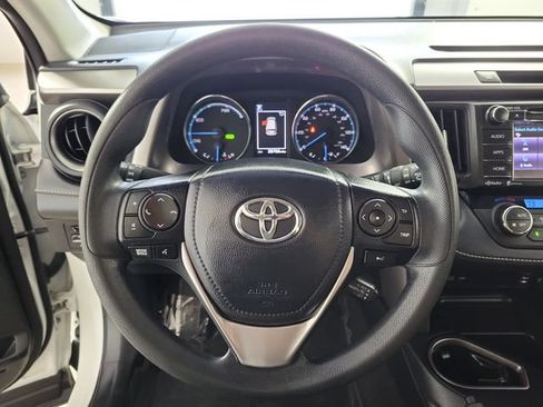 Used 2018 Toyota RAV4 LE Plus AWD/4WD image 26